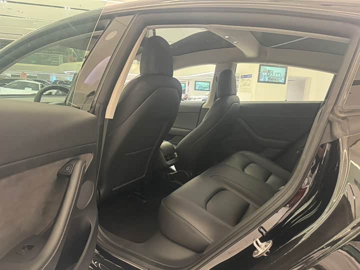 Фото 5 - Tesla Model 3