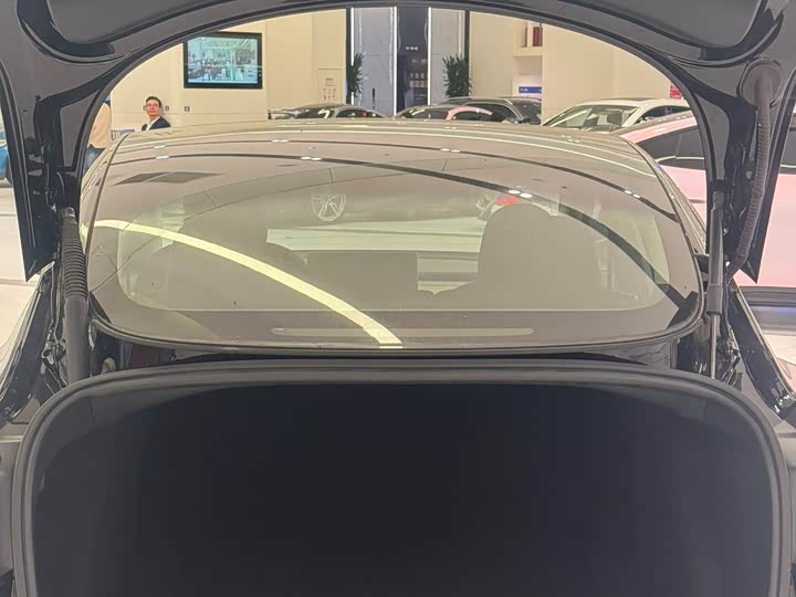 Фото 8 - Tesla Model 3