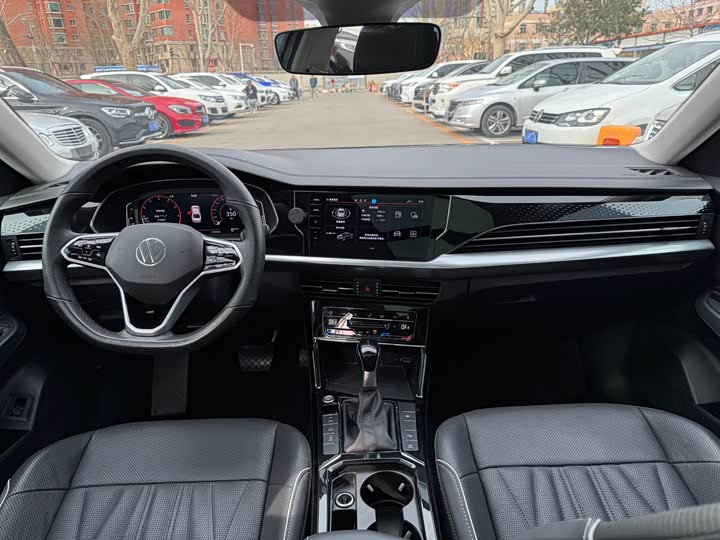 Фото 7 - Volkswagen Passat