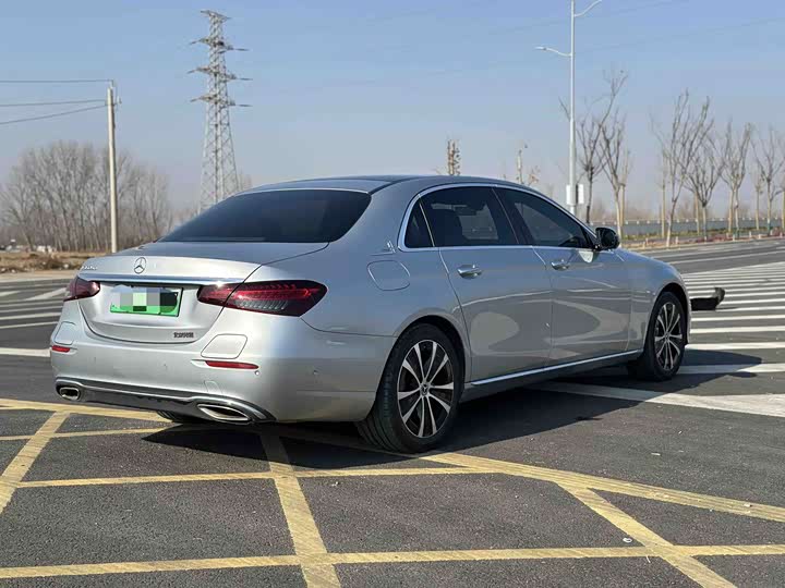Photo 4 - Mercedes-Benz E-Class Hybrid