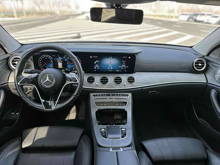 Photo 9 - Mercedes-Benz E-Class Hybrid
