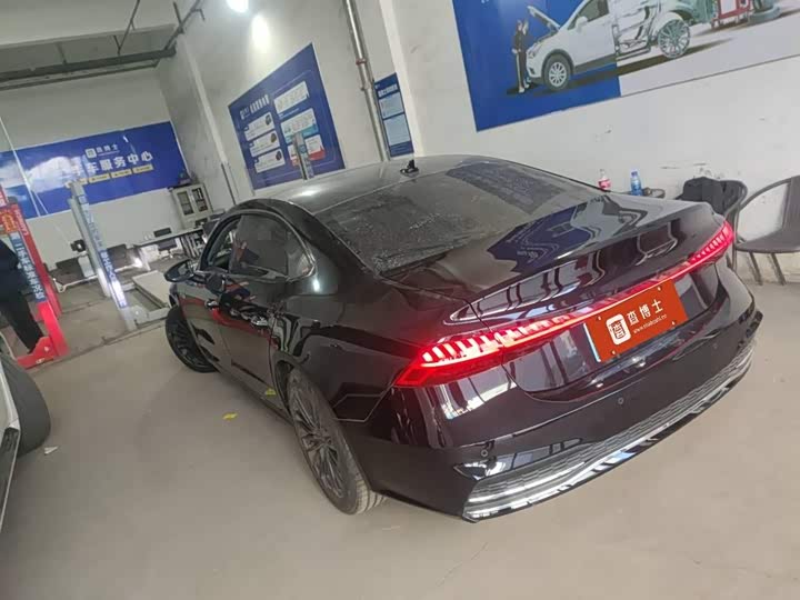 Zdjęcie 3 - Audi A7L