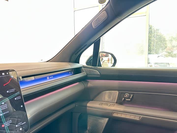 Фото 7 - Nio ES8