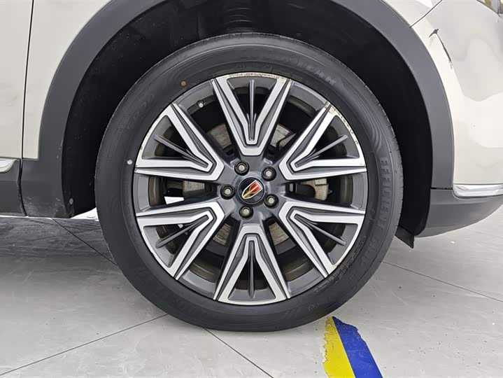 Photo 6 - Hongqi HS5