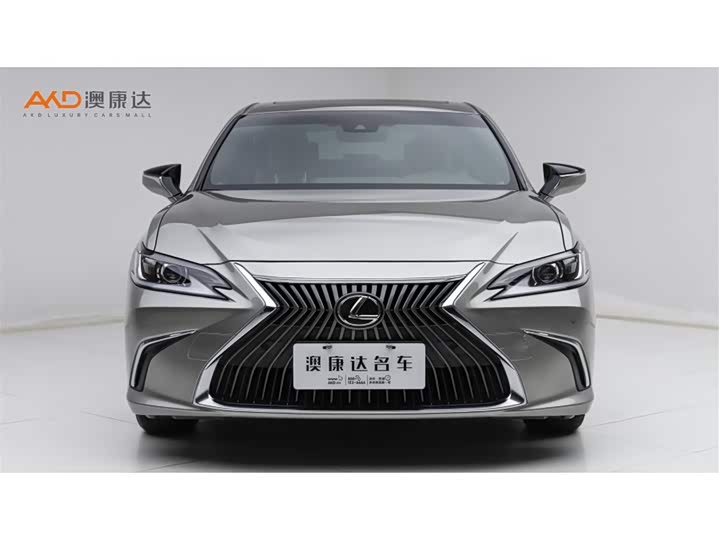 Фото 2 - Lexus ES