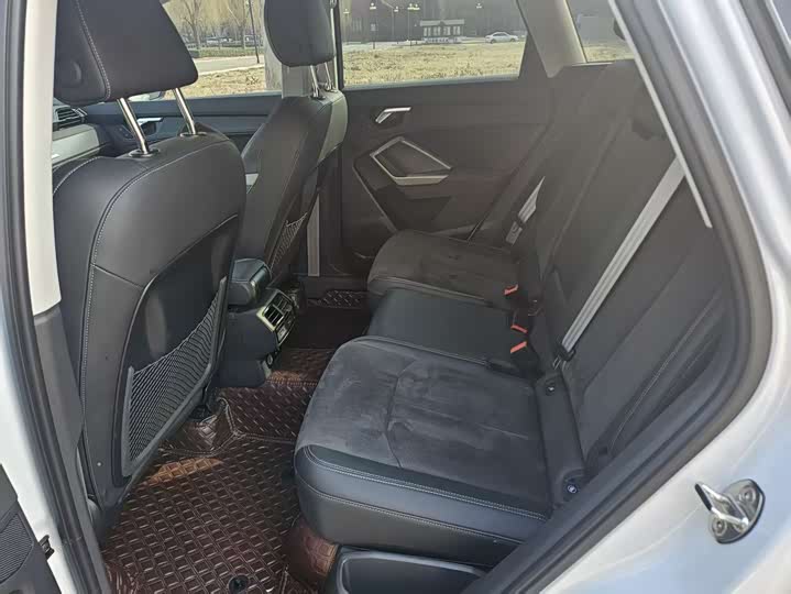 Фото 9 - Audi Q3