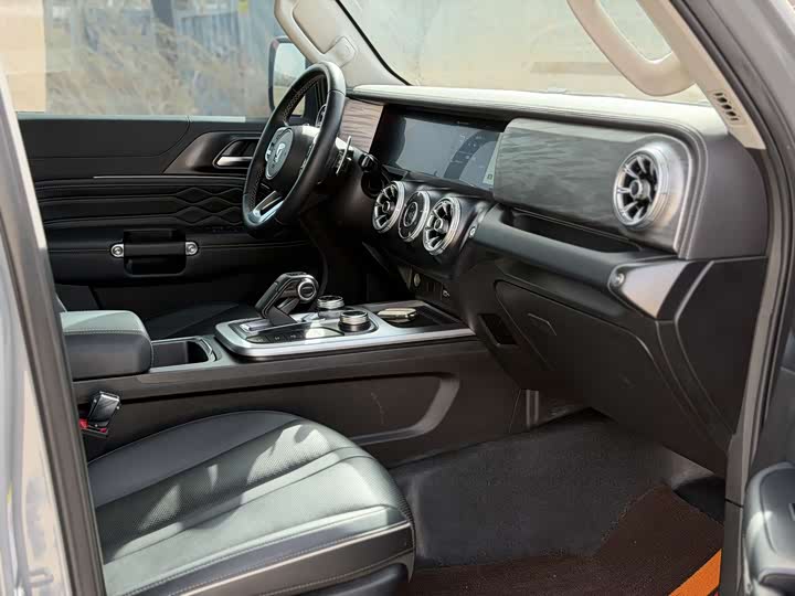 Фото 8 - Tank 300