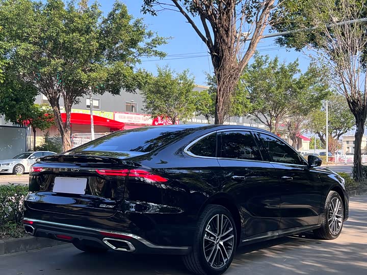 Фото 4 - Geely Emgrand