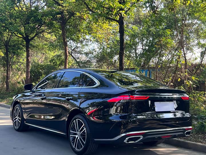 Фото 5 - Geely Emgrand