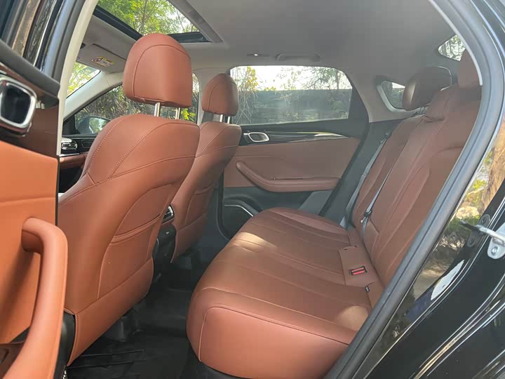 Фото 6 - Geely Emgrand