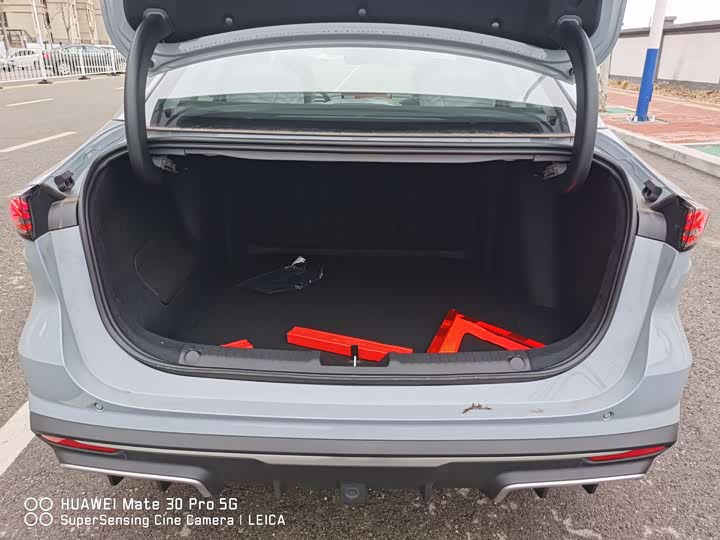 Photo 7 - Geely Galaxy L6