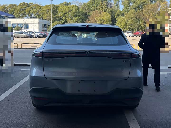 Фото 8 - Changan Deepal S05