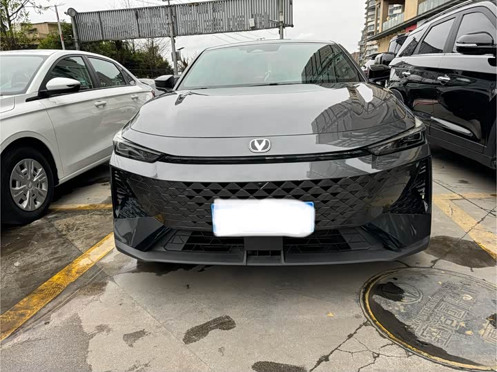 Фото 2 - Changan UNI-V