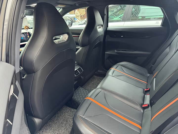 Фото 6 - Changan UNI-V