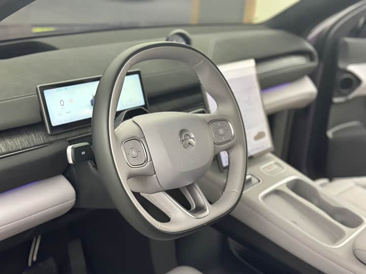 Фото 9 - Nio EC6