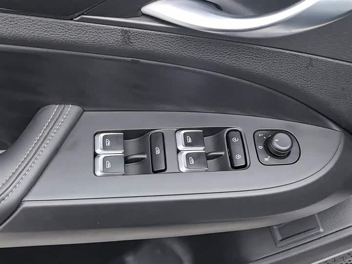 Photo 9 - Geely Emgrand GT