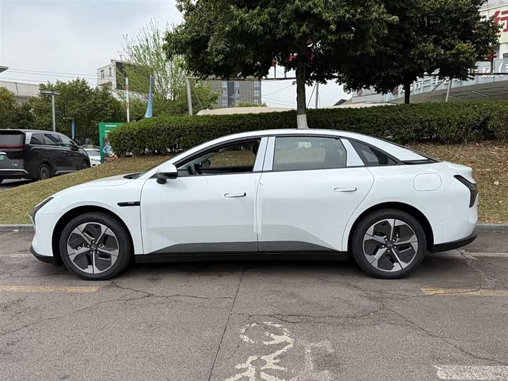 Фото 3 - XPeng Mona M03