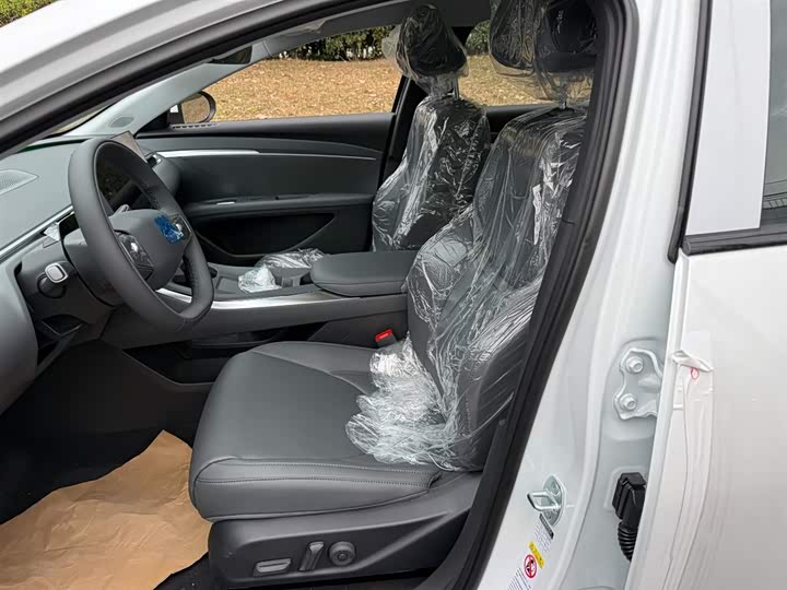 Фото 8 - XPeng Mona M03