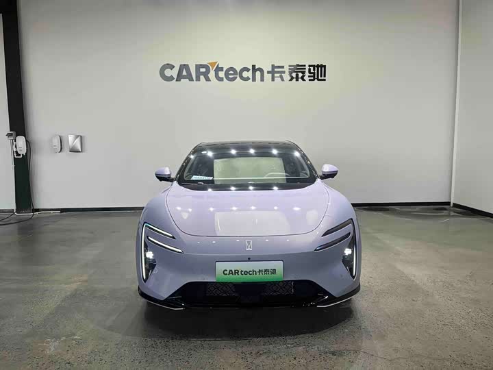 Фото 2 - Avatr 06