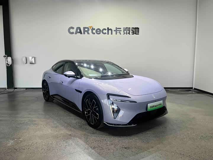 Фото 3 - Avatr 06