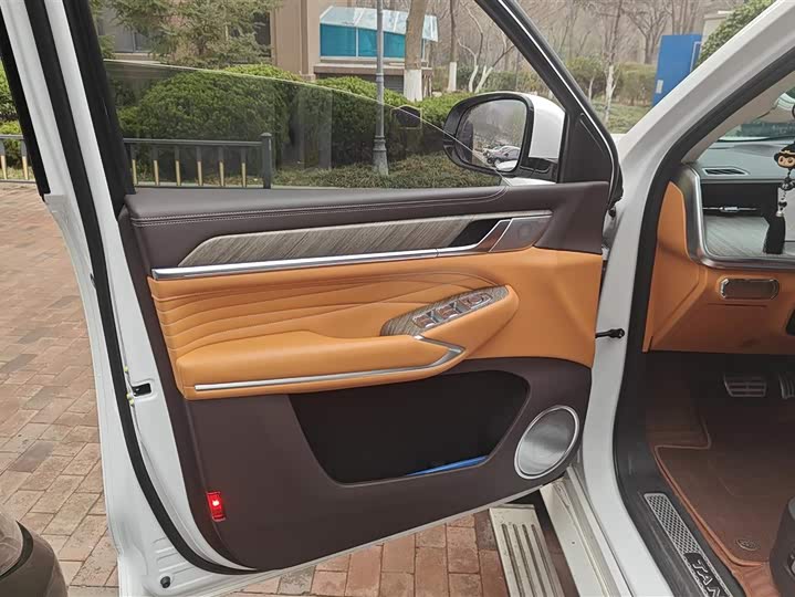 Фото 7 - Tank 500 Hybrid