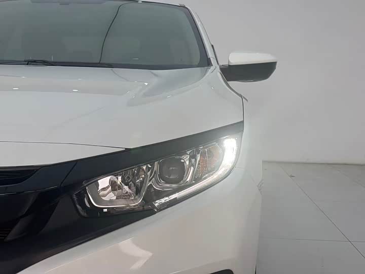 Фото 4 - Honda Civic