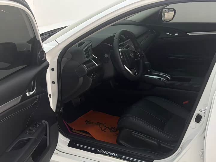 Фото 6 - Honda Civic