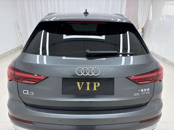 Фото 4 - Audi Q3