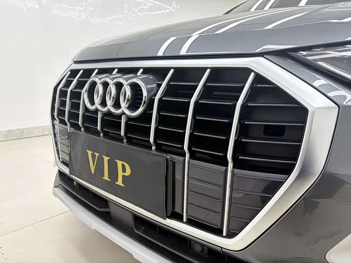 Фото 8 - Audi Q3