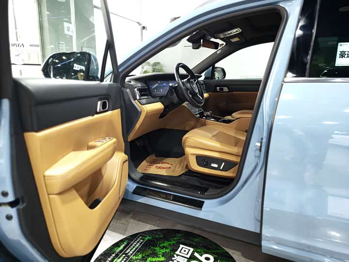 Фото 7 - LiXiang One