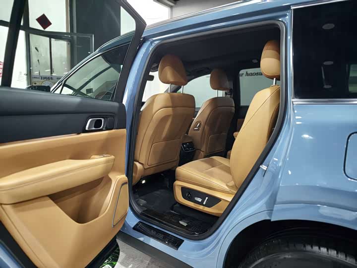 Фото 8 - LiXiang One