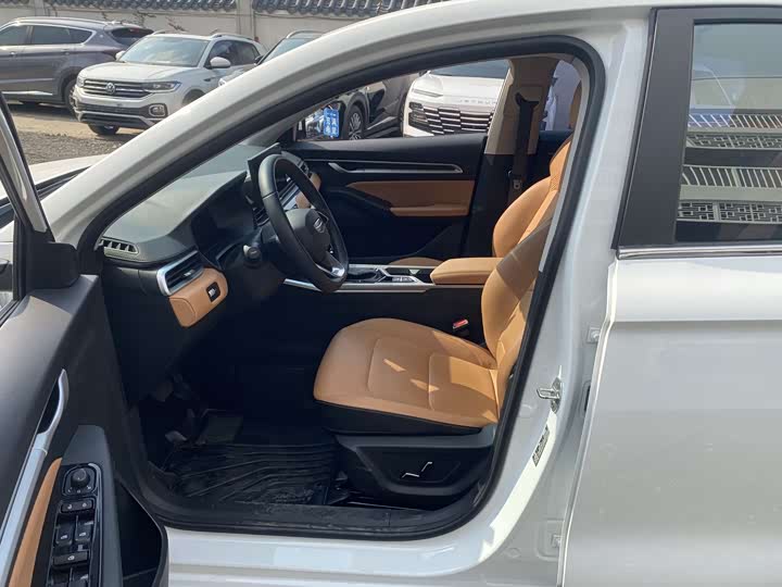 Фото 9 - Geely Emgrand