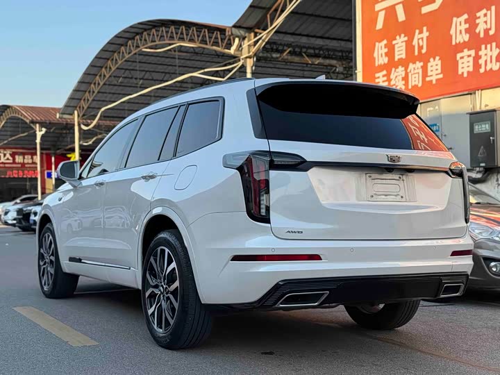 Фото 7 - Cadillac XT6