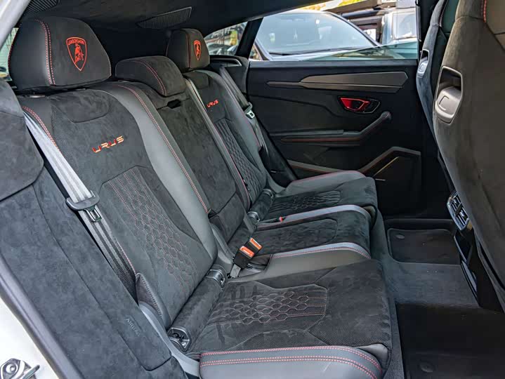 Фото 7 - Lamborghini Urus