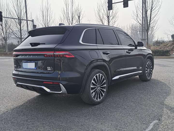 Фото 9 - Geely Monjaro