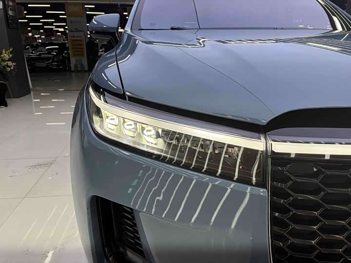 Фото 4 - LiXiang One