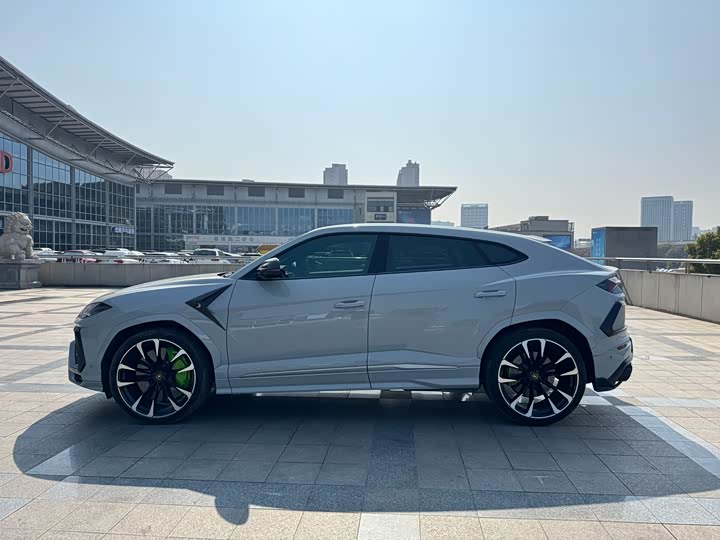 Фото 4 - Lamborghini Urus