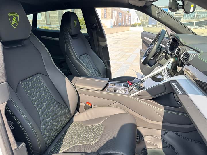 Фото 7 - Lamborghini Urus