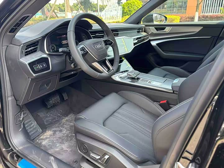 Фото 4 - Audi A6L