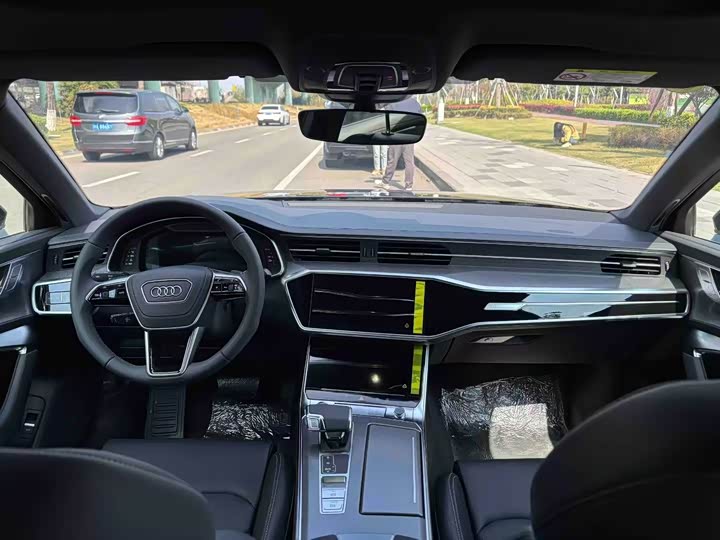 Фото 6 - Audi A6L