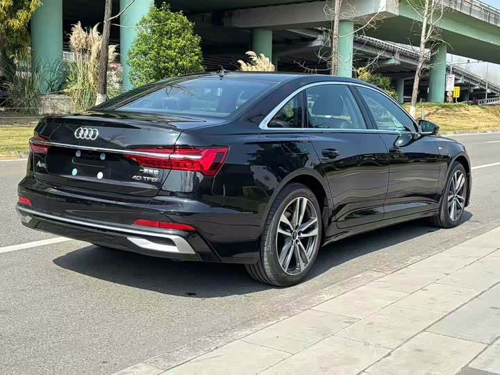 Фото 9 - Audi A6L