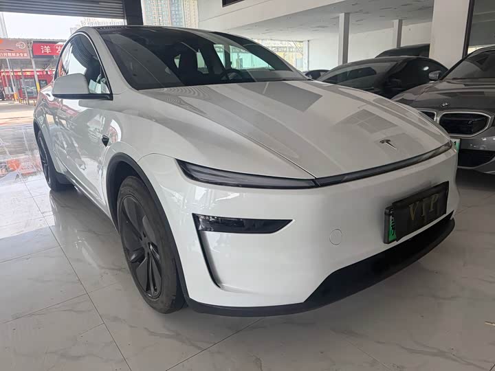 Photo 3 - Tesla Model Y