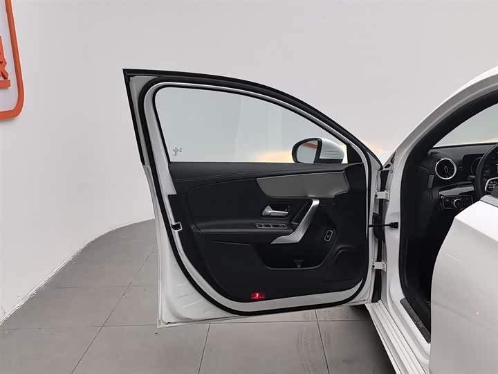 Фото 8 - Mercedes-Benz A-Class