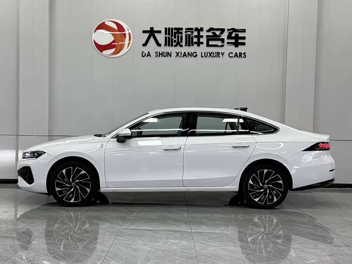 Фото 3 - Volkswagen Sagitar L