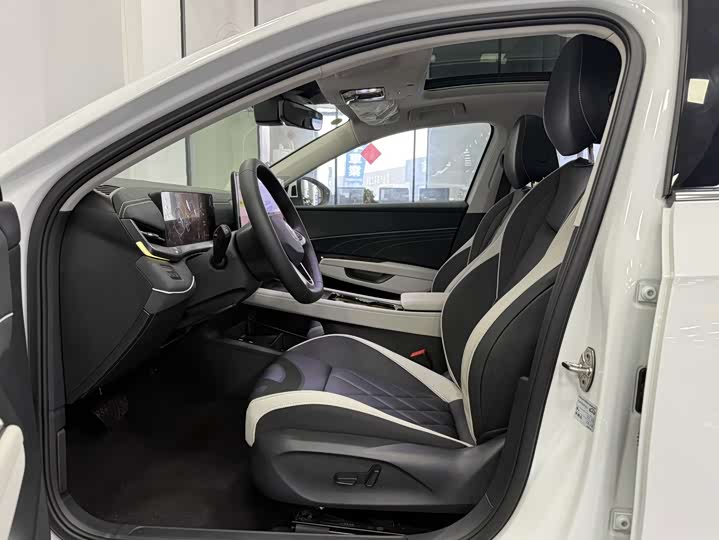 Фото 5 - Volkswagen Sagitar L