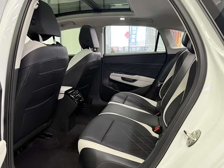 Фото 6 - Volkswagen Sagitar L