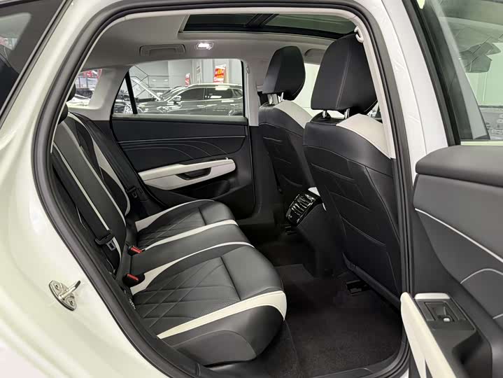 Фото 8 - Volkswagen Sagitar L