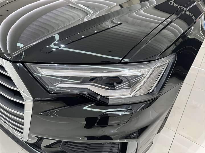 Фото 2 - Audi A6L