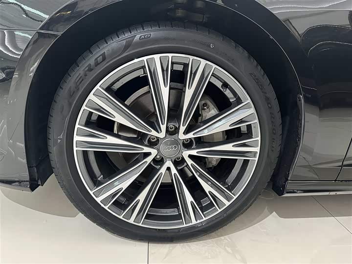 Фото 5 - Audi A6L