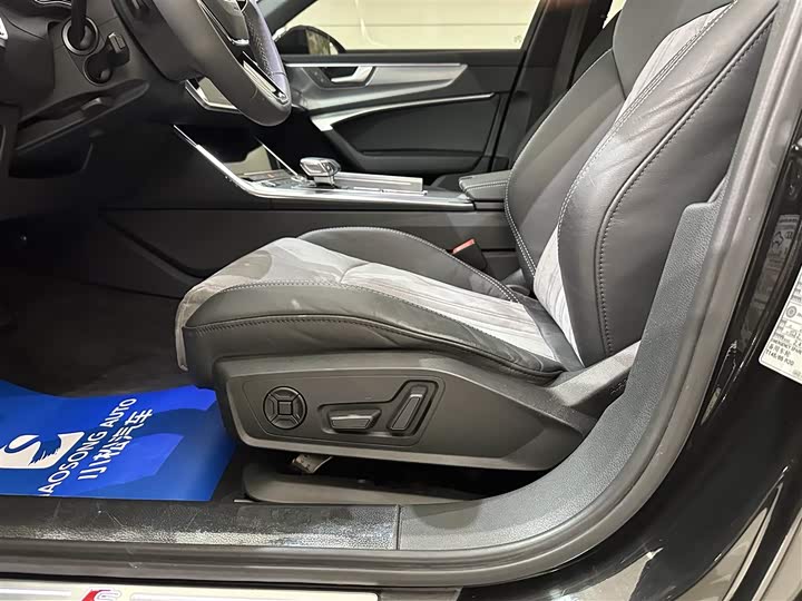 Фото 7 - Audi A6L